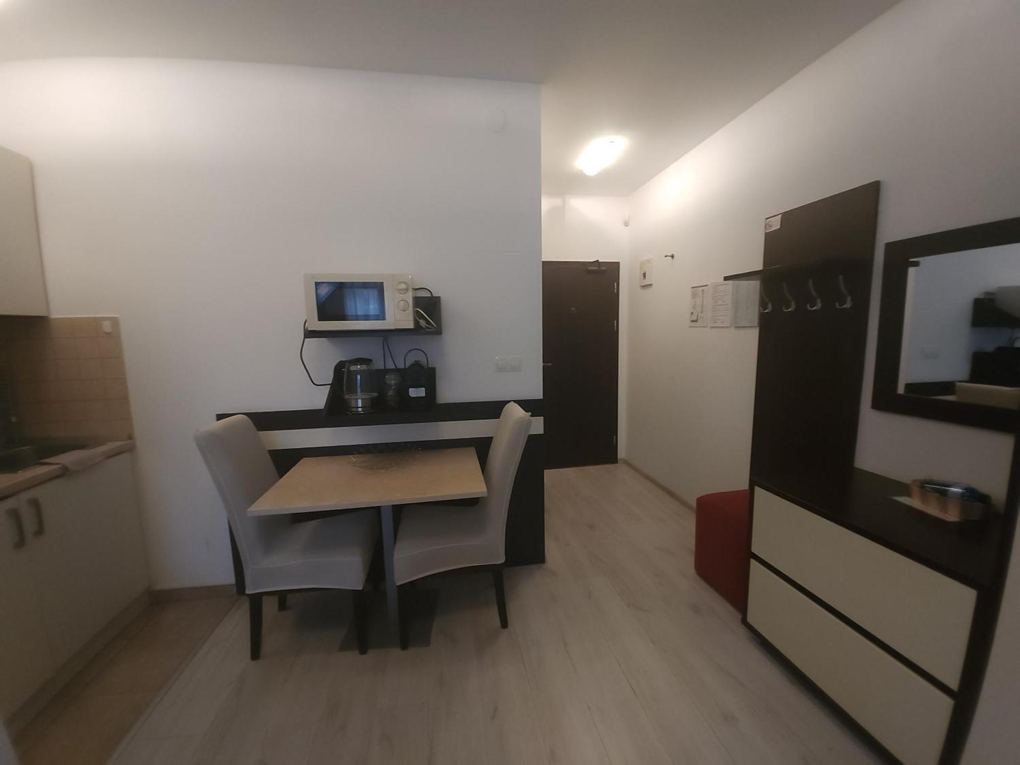 Appartamento Apartmán ELIZABETH Bešeňová Esterno foto